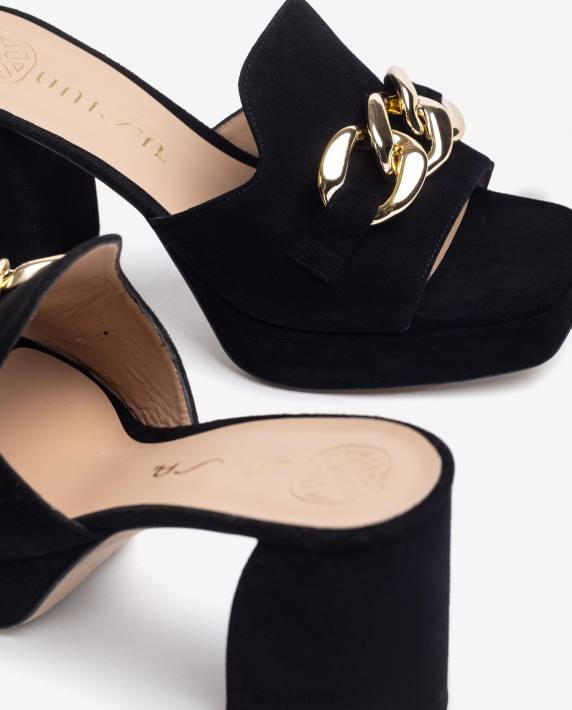 Unisa 02B0220 suède sandaal met ketting vrouwen zwart