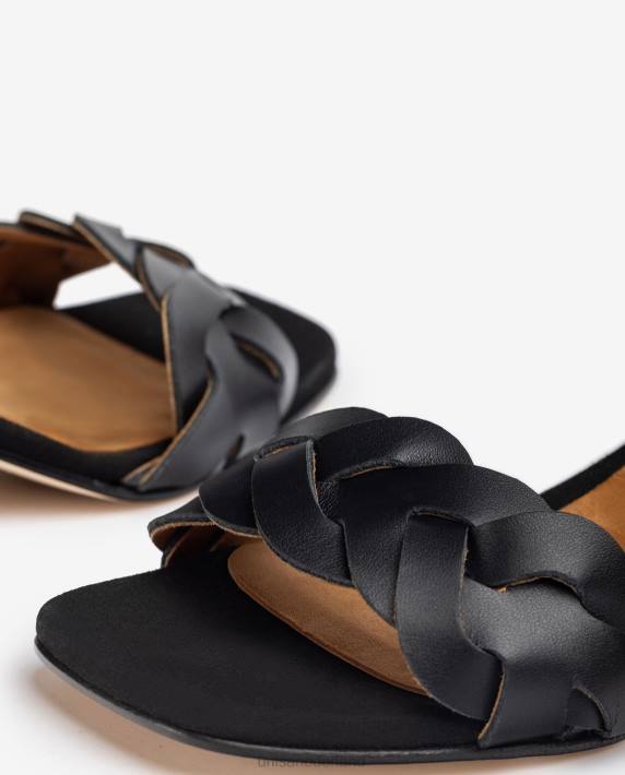 Unisa 02B0305 sandaal met decoratieve perforaties op het voorblad vrouwen zwart