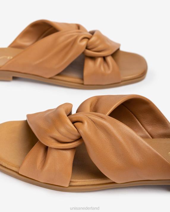 Unisa 02B063 platte sandaal met gekruiste bandjes vrouwen bruin