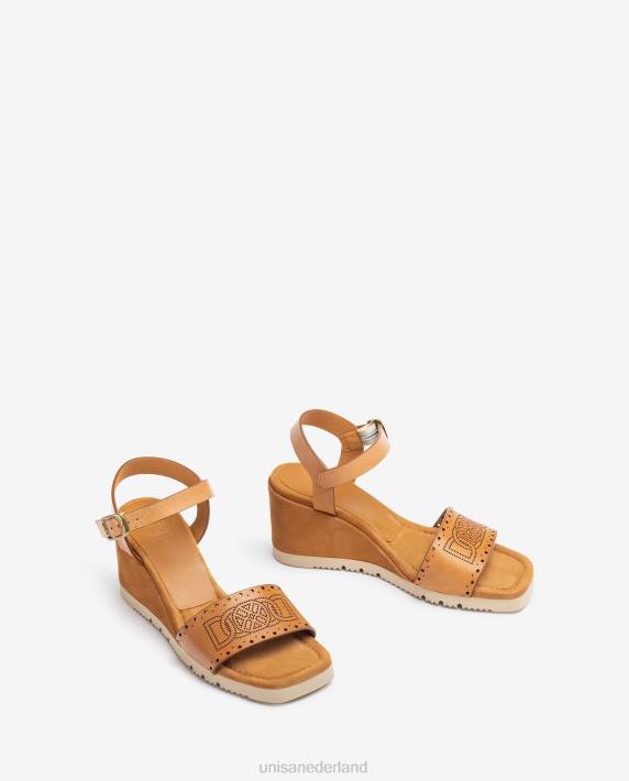 Unisa 02B0292 sandaal met decoratieve perforaties op het voorblad vrouwen bruin