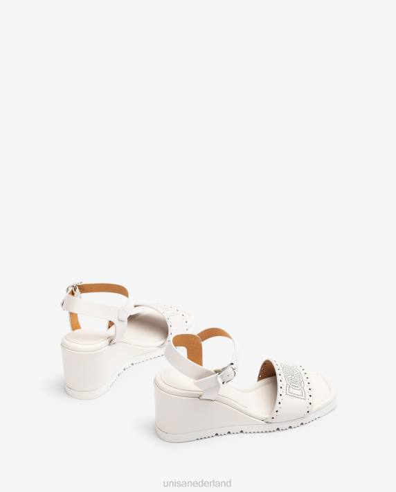 Unisa 02B0293 sandaal met decoratieve perforaties op het voorblad vrouwen wit